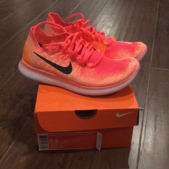 Nike sneaker - Picture 1 of 4